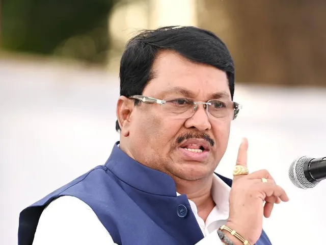 Congress leader Vijay Wadettiwar