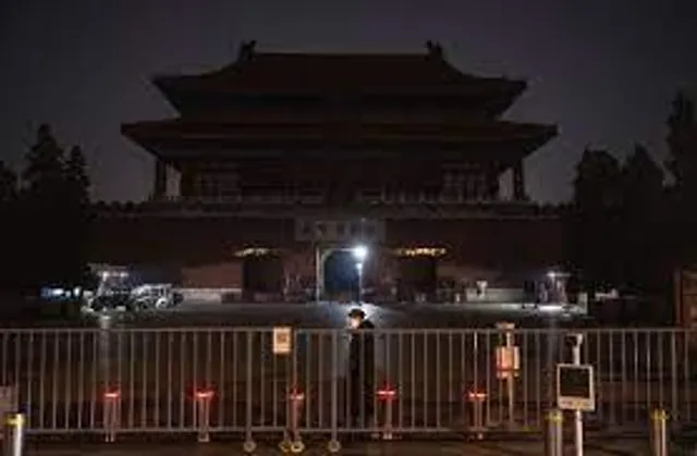 China Faces 'Colossal Outbreak' On US-Style Reopening