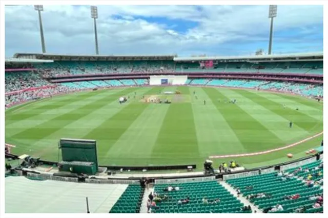 South Africa trail by 326 runs against Australia in Sydney