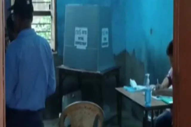 Voting has started in ward number 14 of Bangaon Municipality