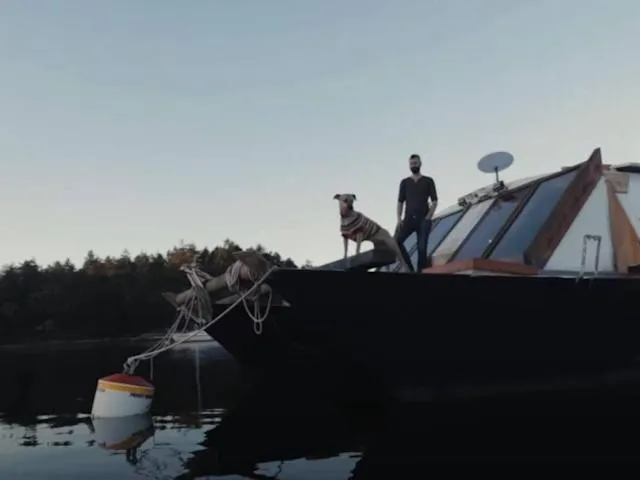Canada....Meet A BRITISH COLUMBIA NOMAD Living Of The Grid On A SOLAR POWERED CATAMARAN