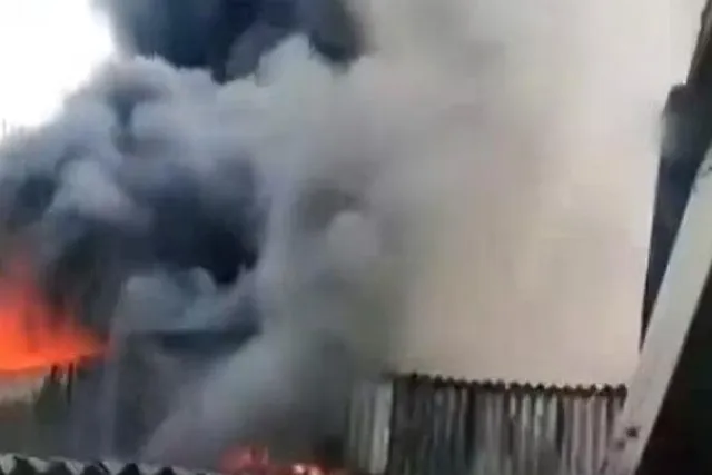 A devastating fire broke out at a mobile phone shop in Muchipara market in Durgapur