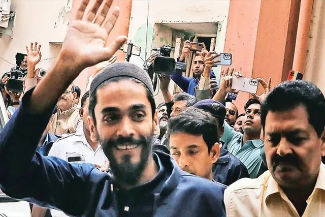 The fight against corruption and injustice will continue, Naushad vowed after  release from prison