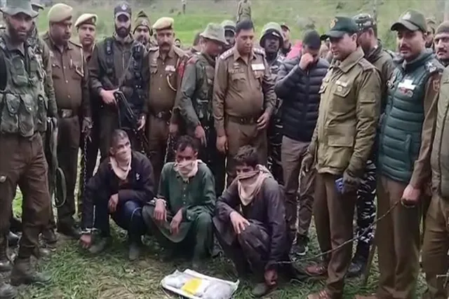 Three drug smugglers arrested near the Line of Control