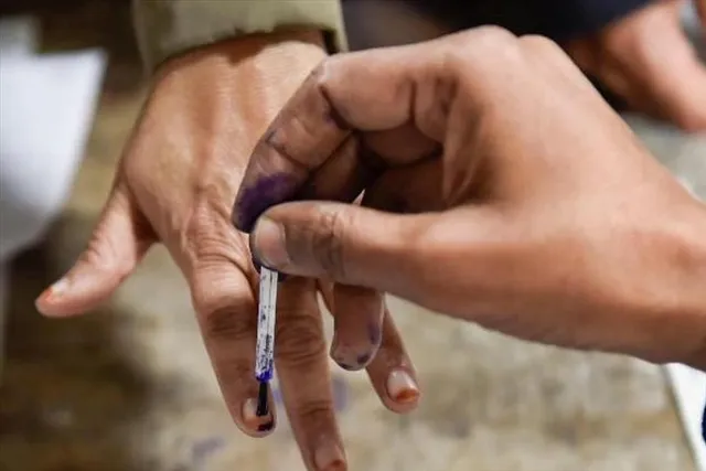 Rigging in 137 Number Ward!