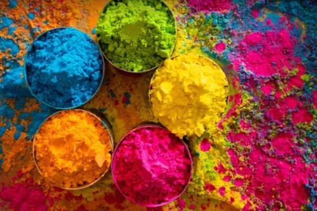 Celebrate Holi with Herbal powder color or Abir