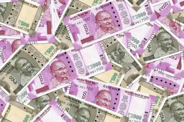 33 lakhs in cash is recovered from a businessman's house, drug dealing behind the scenes!