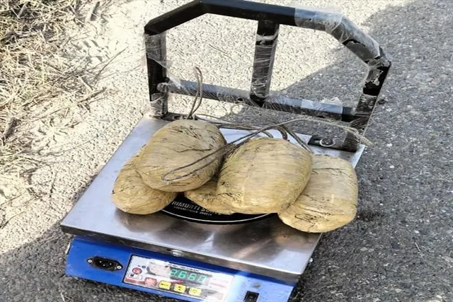 RECOVERY OF CONSIGNMENT SUSPECTED TO BE HEROIN BY BSF IN DISTRICT - TARN TARAN