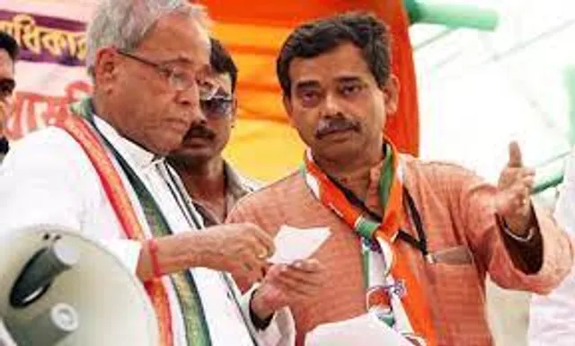 Pranab Mukherjee's son met Abhishek, raises political speculation