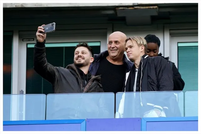 Mykhaylo Mudryk is at Stamford Bridge.