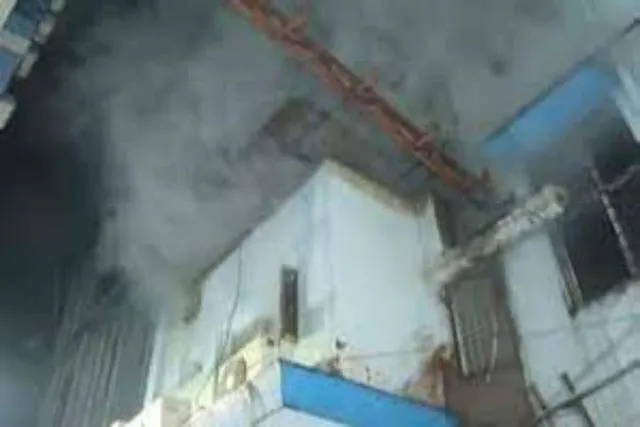 SSKM fire: Arup Biswas, Firhad Hakim, Madan Mitra at the scene