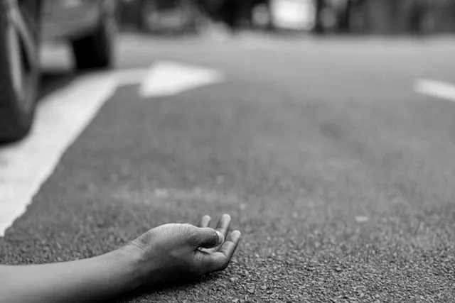 A woman died in an accident in Thakurpukur