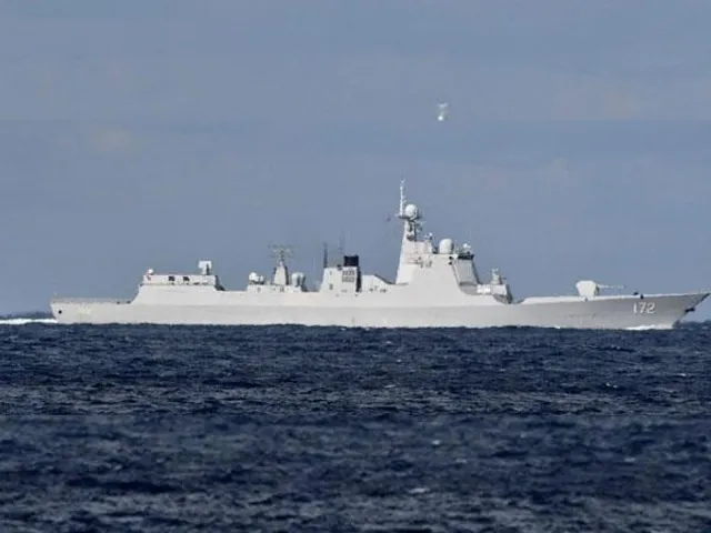 Chinese ships enter Japanese waters
