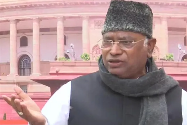 It's Arjuna&Dronacharya's budget, not Eklavya's : Mallikarjun Kharge