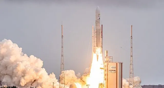 WORLD'S MOST POWERFUL TELESCOPE 🔭 BLASTS OFF INTO SPACE ON QUEST TO UNCOVER UNIVERSE'S MYSTERIES