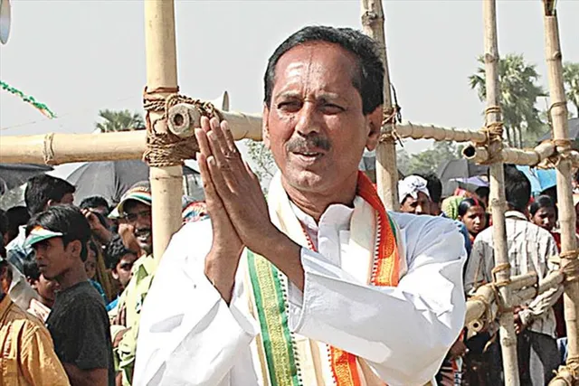 'Didir Dut' Asit Mal faces anger in Birbhum