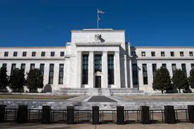 US Fed says improving economy may soon warrant asset purchase taper