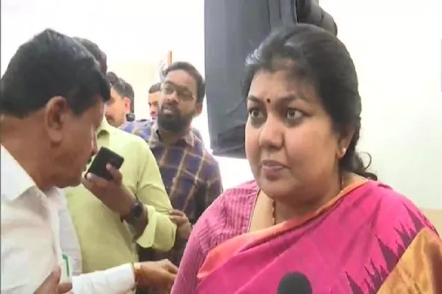 Demand for the resignation of the Chief Minister is due to the collapse of the metro pillar in Bengaluru