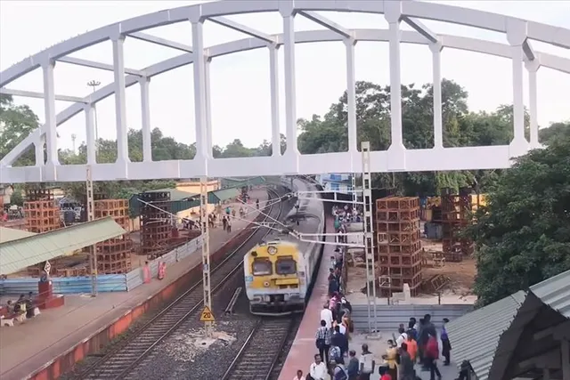 Linecut Medinipur-Howrah local