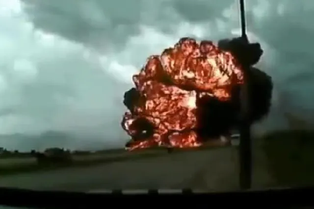 How did the plane crash? Watch video