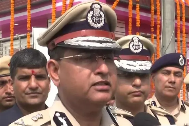 The Commissioner of Police distributed sweets and wished Happy Holi