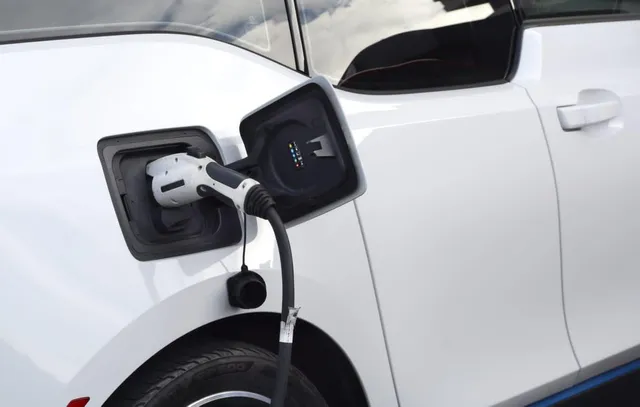 CANADA MAY HAVE HIT IT'S LONG AWAITED  ELECTRIC VEHICLE TURNING POINT.