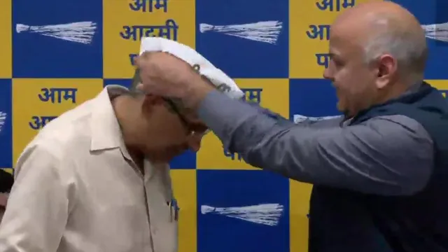 Mukesh Goel joins Kejri's AAP