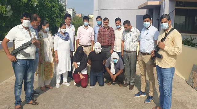 Delhi: police arrested 9 people who is conning from Canada and America by saying that they are software and technical expert