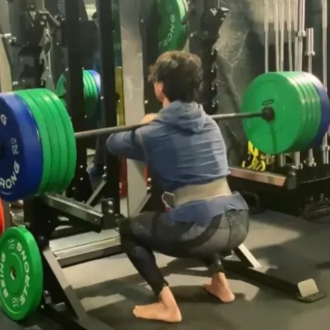 Tiger Shroff pay tribute to Mirabai Chanu