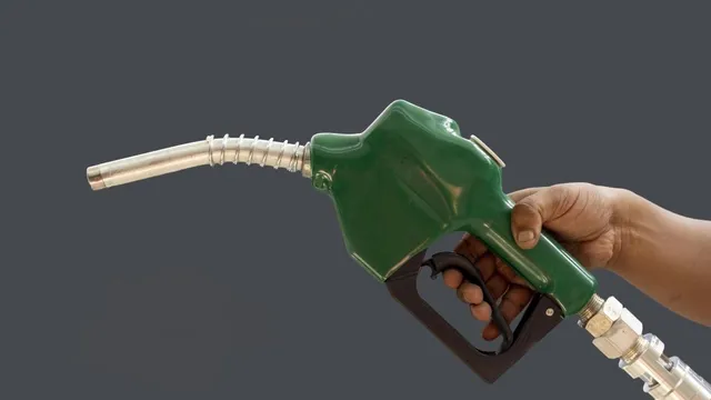 Oil hits $113 as Russia fears mount