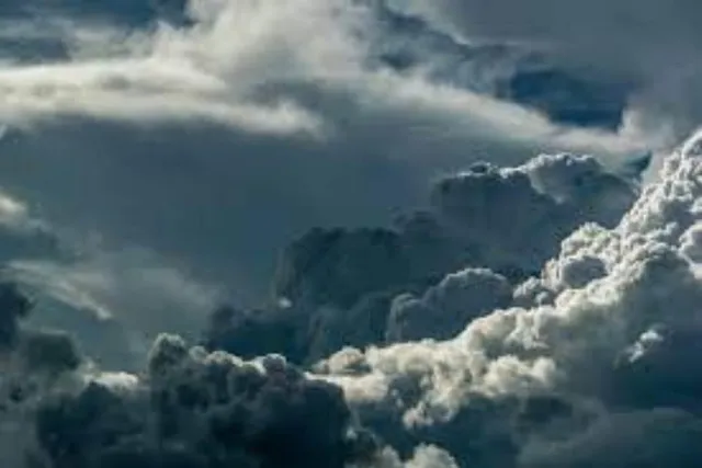 Chance of showers and thunderstorms today, but know when sky will clear