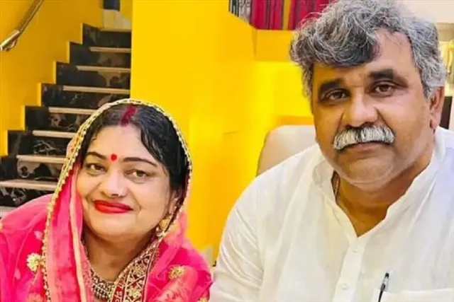 Police at Jitendra Tiwari's house after his anticipatory bail plea was rejected by the High Court