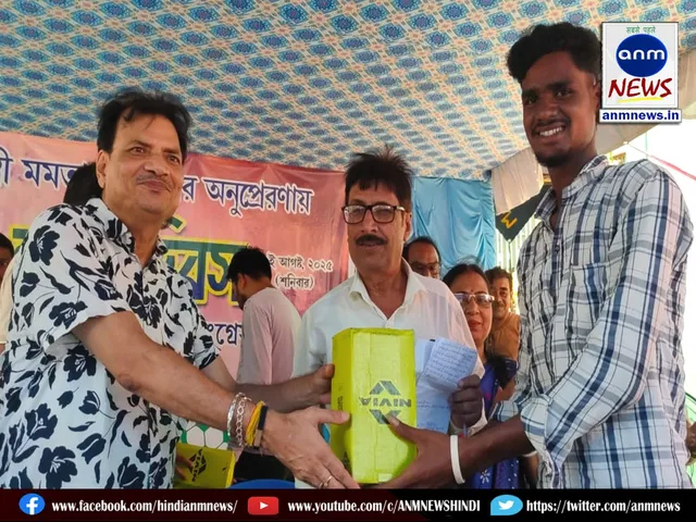 Mayor Bidhan Upadhyay presented various sports equipment in Rupnarayanpur
