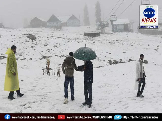 Snowfall in Gulmarg