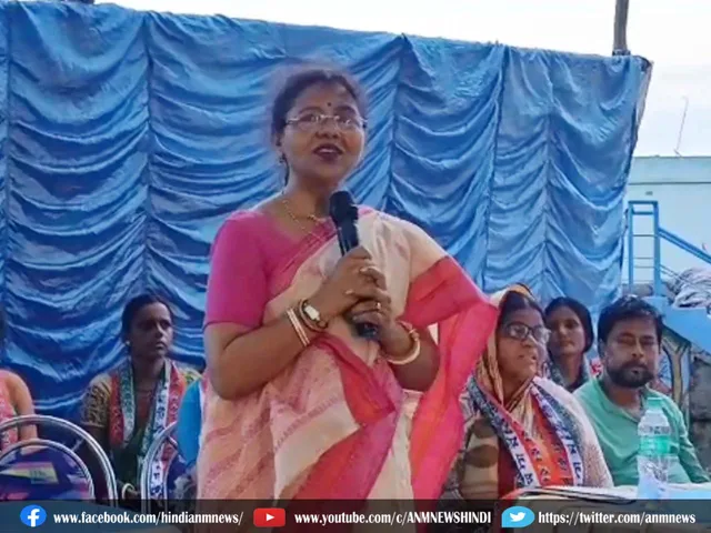 Campaigning by tmc mp