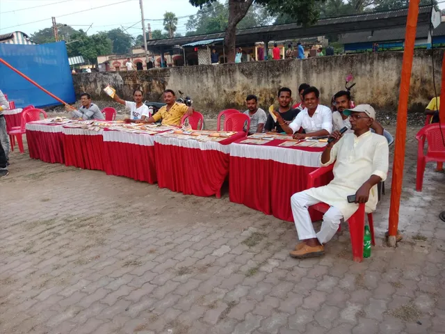 आज कुल्टी स्टेशन दुर्गापूजा समिति द्वारा आयाेजित कूपन लक्की ड्रॉ मुकाबला