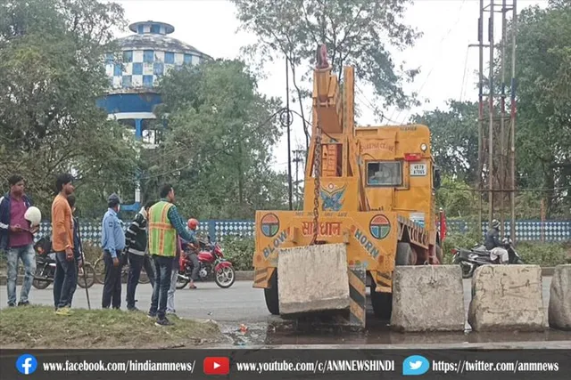 राष्ट्रीय राजमार्ग दो में रानीगंज ट्रैफिक विभाग ने एक्सीडेंटल जोन में लगाए बेरिकेड्स