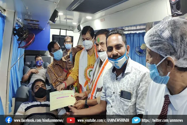 रक्तदान शिविर एवं सम्मान समारोह का आयोजन