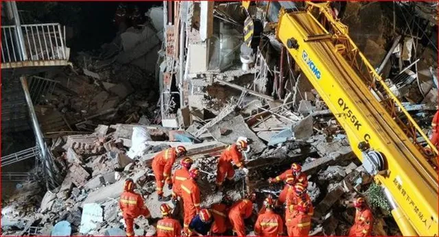 चीन में होटल ढहने से छह की मौत, कई मलबे में दबे