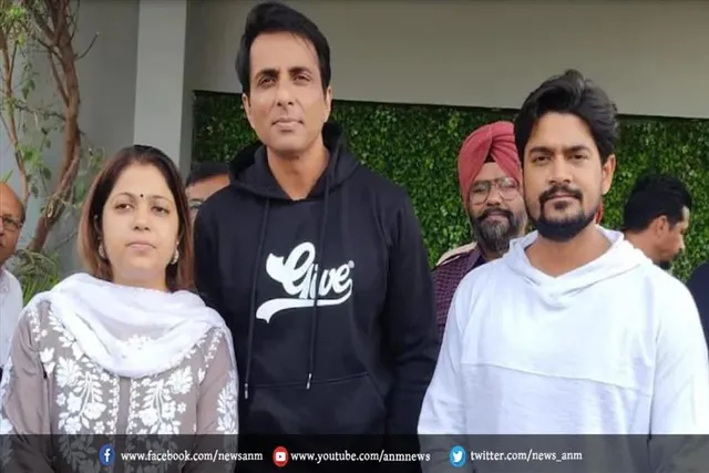 चुनाव आयोग ने सोनू सूद को पोलिंग बूथ पर जाने से रोका