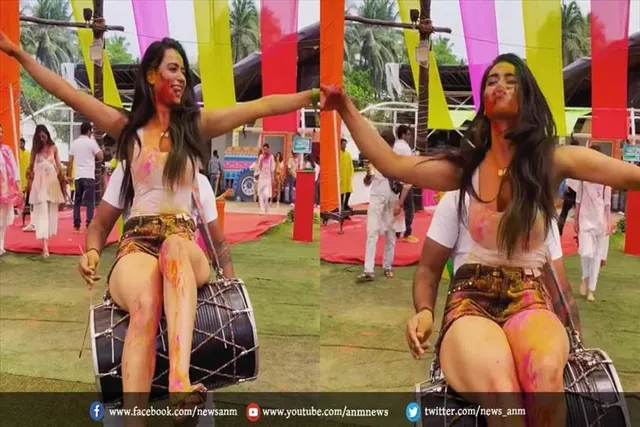 सौंदर्या ने ढोल पर चढ़कर किया डांस