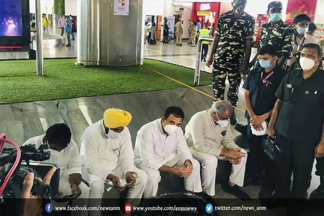 सीतापुर पहुंचे राहुल गांधी