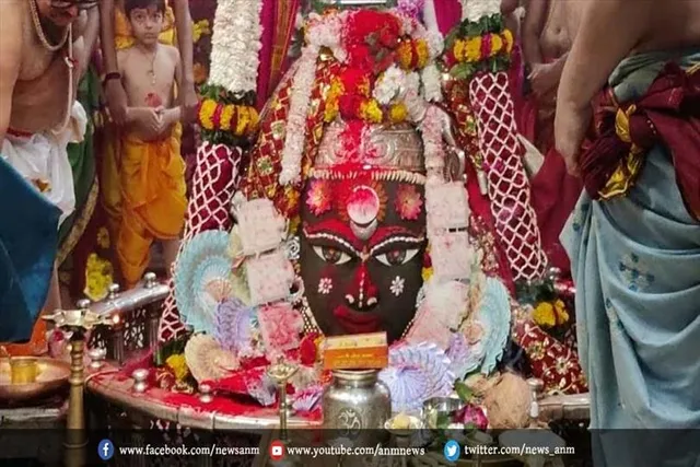 देश में सबसे पहले महाकाल के आंगन में मनाई गई होली