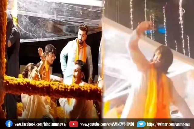 गणेश विसर्जन पूजा में खूब झूमे रणवीर सिंह, दीपिका पादुकोण भी रहीं साथ