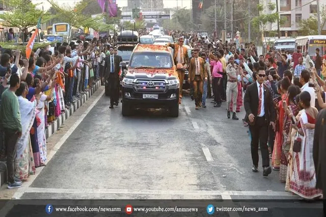प्रधानमंत्री का गर्मजोशी से स्वागत