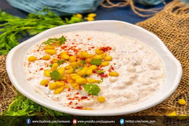 दीपावली के लिये नमकीन और मठरियां खाना