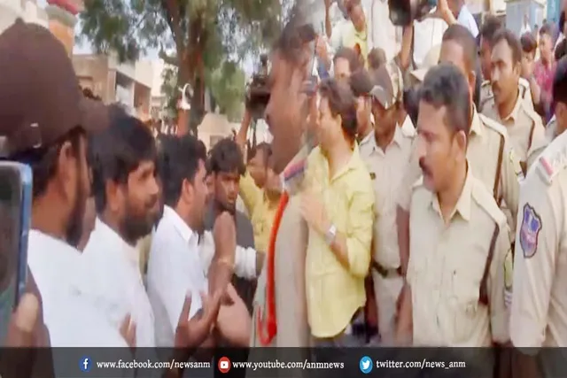 भाजपा कार्यकर्ताओं की पुलिस से बहस