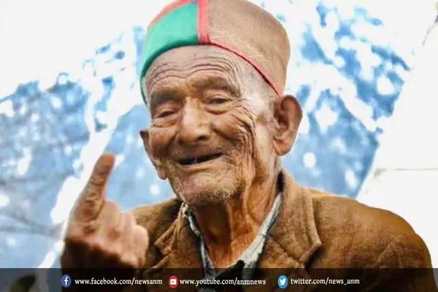 देश के पहले वोटर का निधन