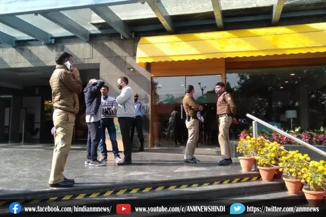 देहरादून: एक होटल में आयकर विभाग का छापा