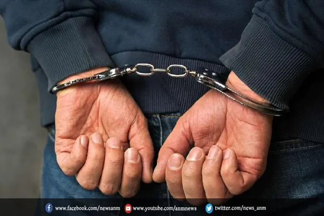 'सप्लाई चेन' के दो लोगों को किया हथियारों के साथ गिरफ्तार